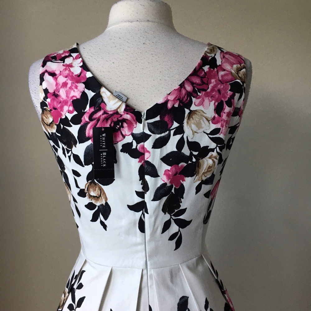 Sleeveless notched neckline fit flare dress SOLD!! - Picture 4 of 4