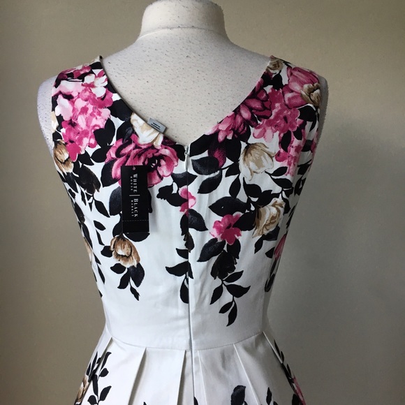 Sleeveless notched neckline fit flare dress SOLD!! - Picture 4 of 4