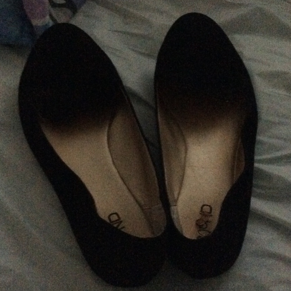 black flats