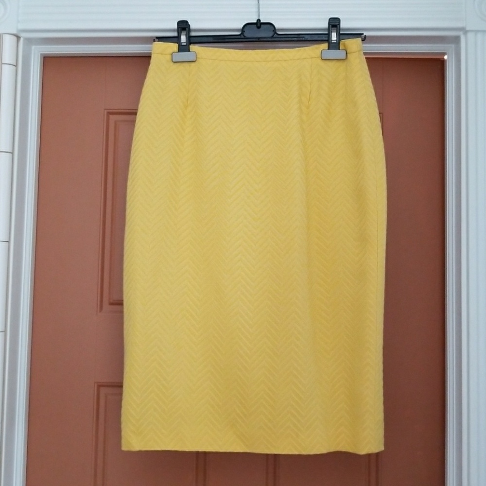 Fabulous Rena Lange Pencil Skirt