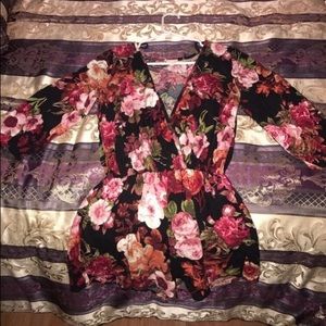 Women's floral long sleeve v-neck romper!