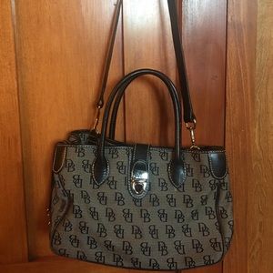 Dooney & Bourke purse