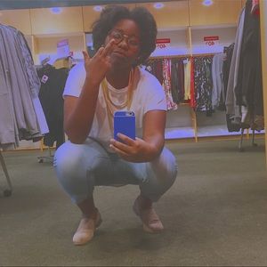 Meet your Posher, Kayla