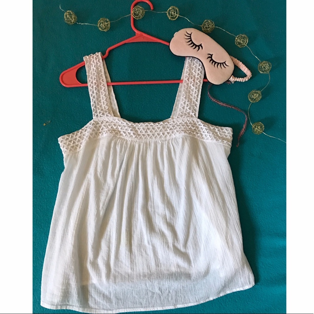 White loose tank top.
