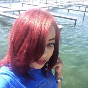 Meet your Posher, Stephanie