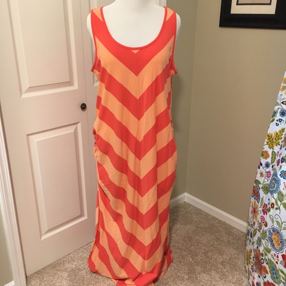Cute Old Navy tank maxi dress with side details