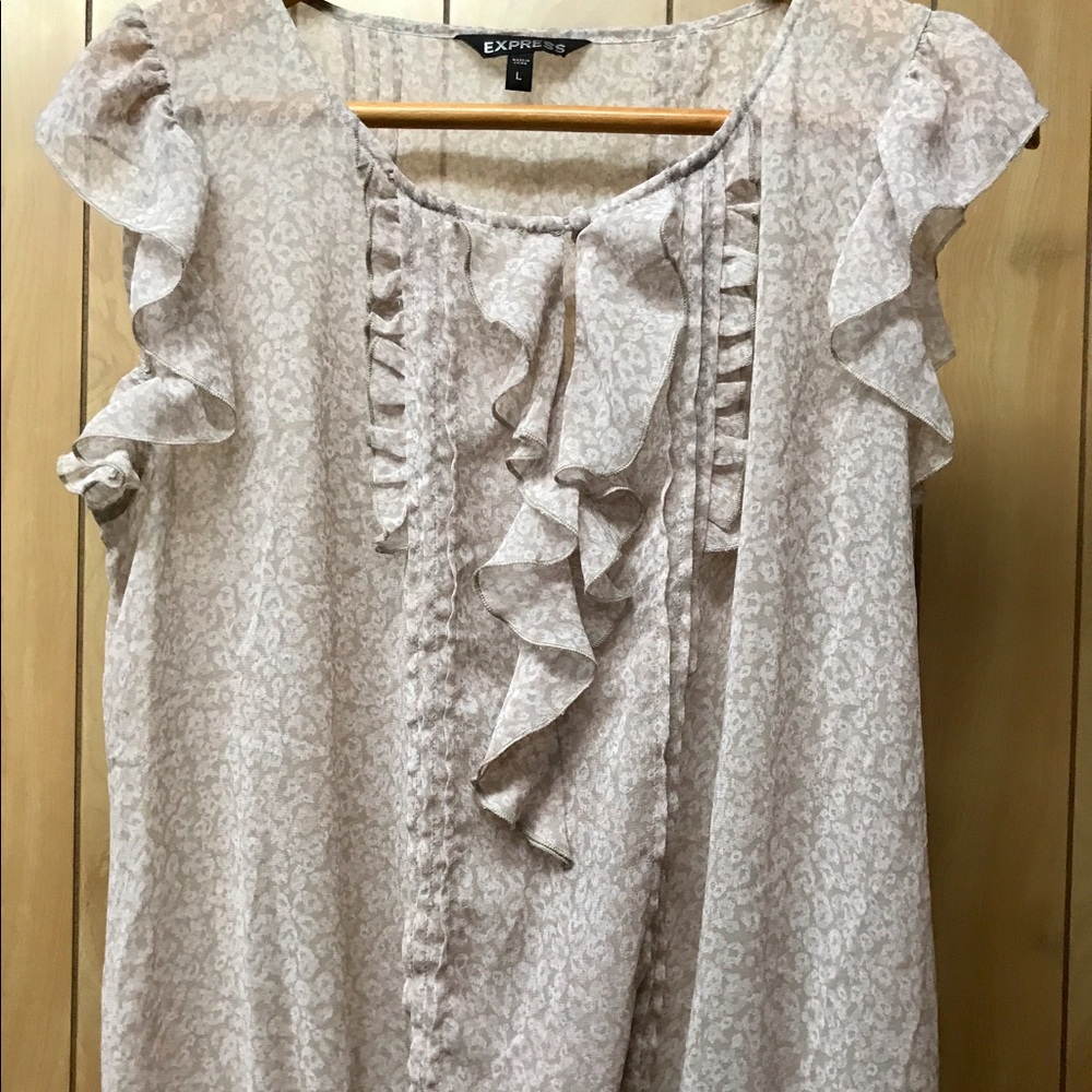 Express Light Pink/Tan Shirt. Ruffle detail L.