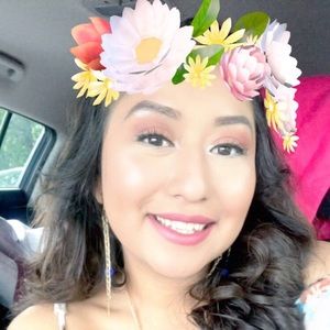 Meet your Posher, Alma