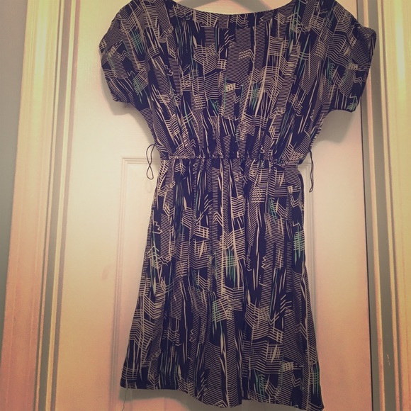 Green, white, black dress with belt! - Picture 1 of 2