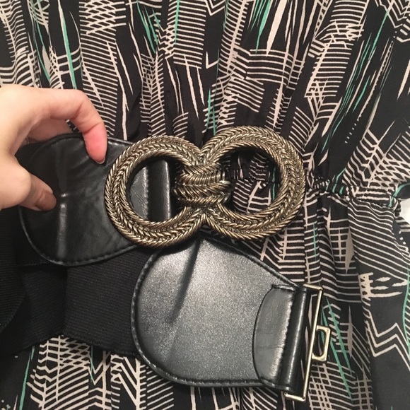 Green, white, black dress with belt! - Picture 2 of 2