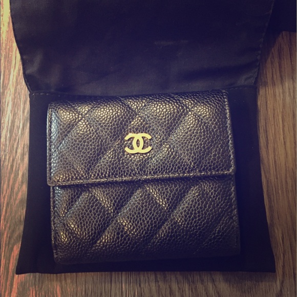 Chanel wallet - Picture 1 of 3