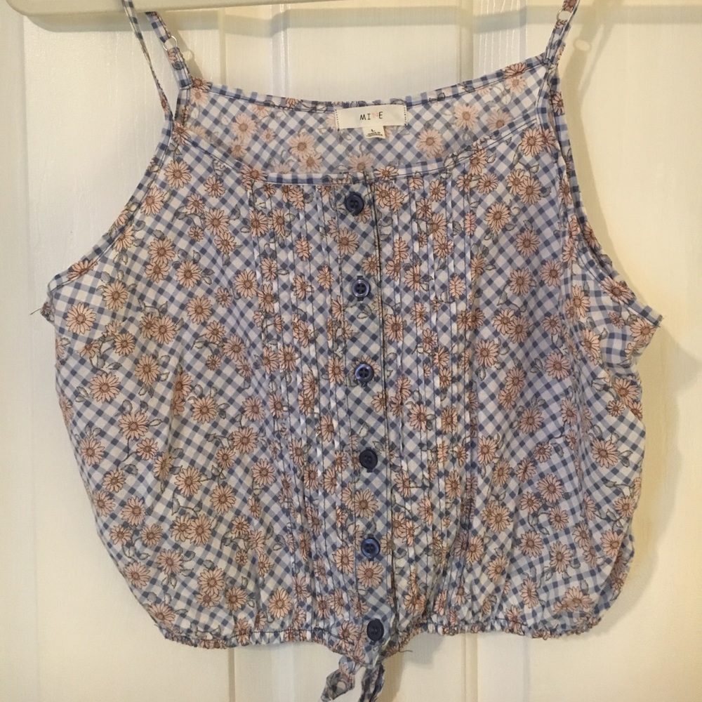 BOUTIQUE STYLE crop top size L (runs small).