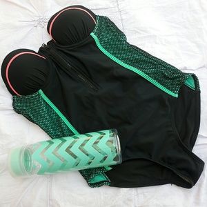 One piece OP Bathing suit M