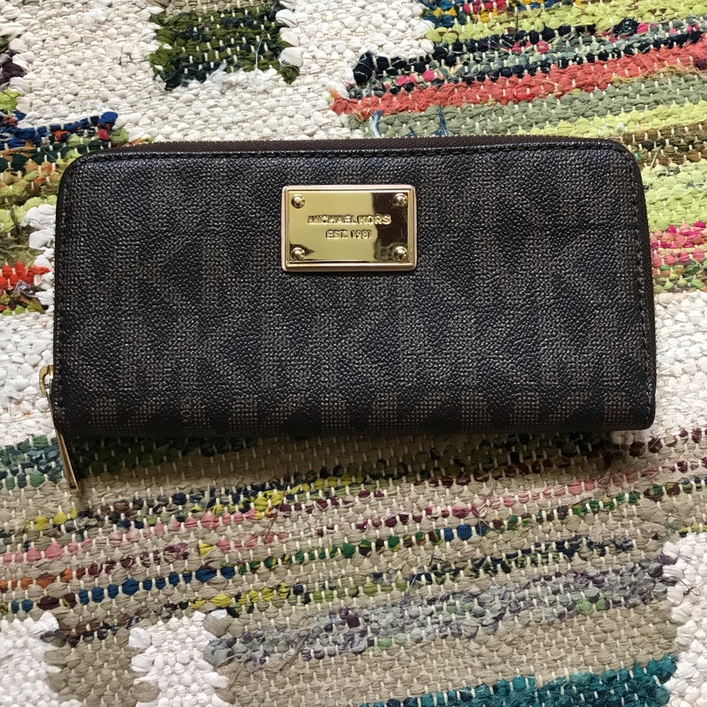 Michael Kors Continental Wallet