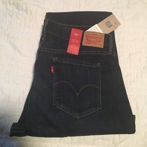 NWT Levi 315 shaping bootcut jeans.