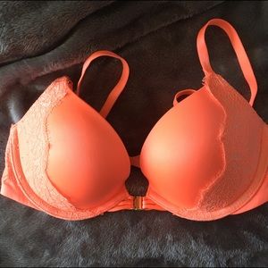 Very sexy push-up bra NWOT