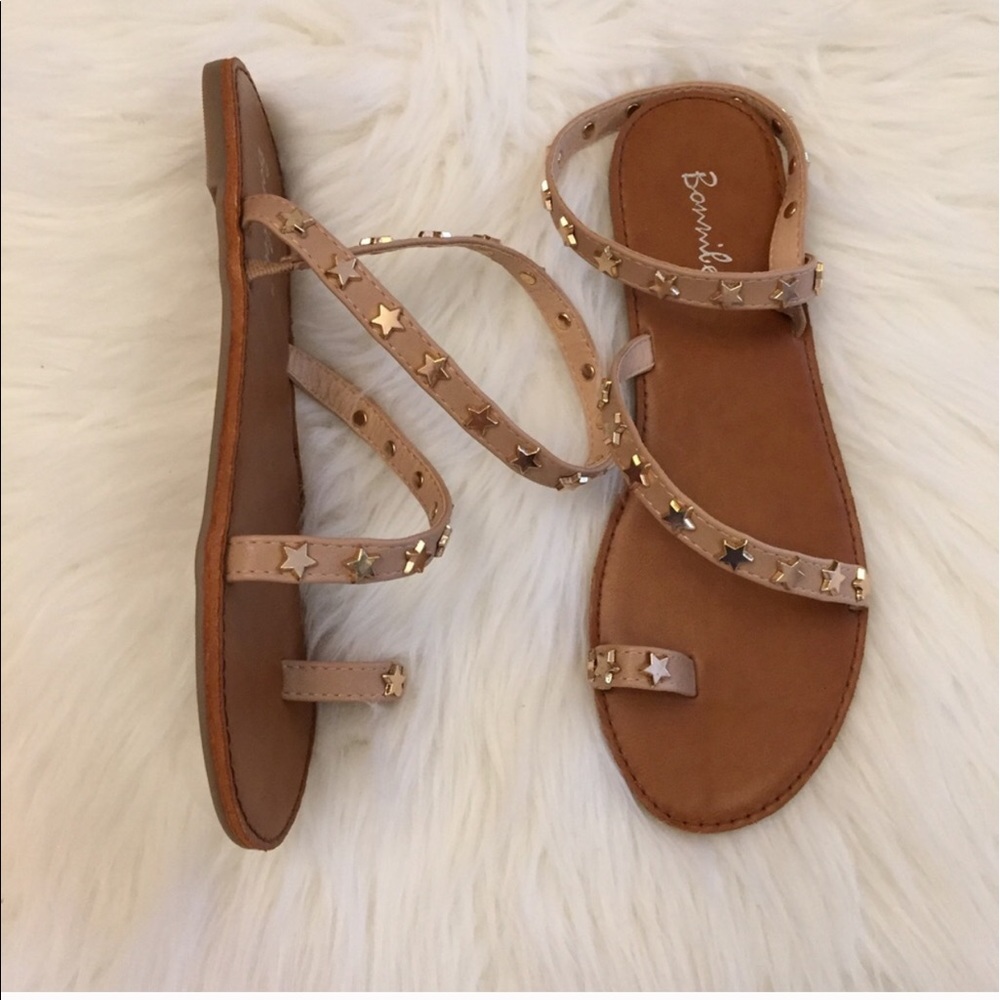 •LAST 1• Nude Star Studded Toe Ring Sandals - Picture 7 of 8