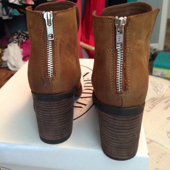 NWT Steve Madden brown boots size 6.5 - Picture 4 of 4