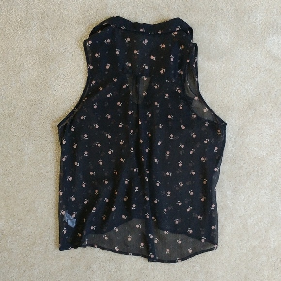 Forever 21 Sheer Floral Collared Tank - Picture 2 of 3