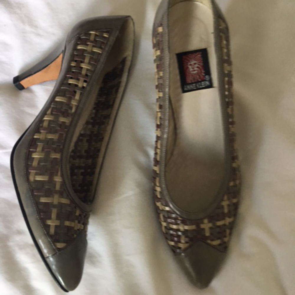 Anne Klein Mid heel Pump