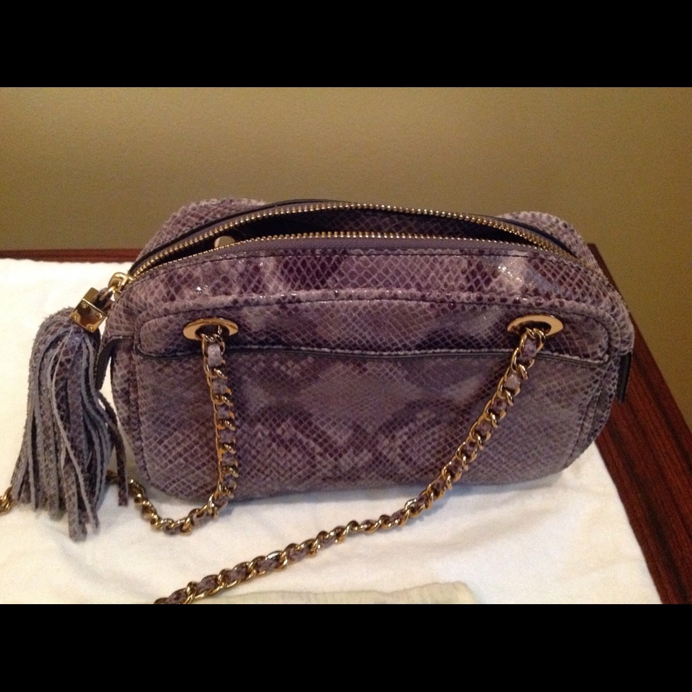 Tory Burch Thea bag in fab chic snake print! 💞EUC