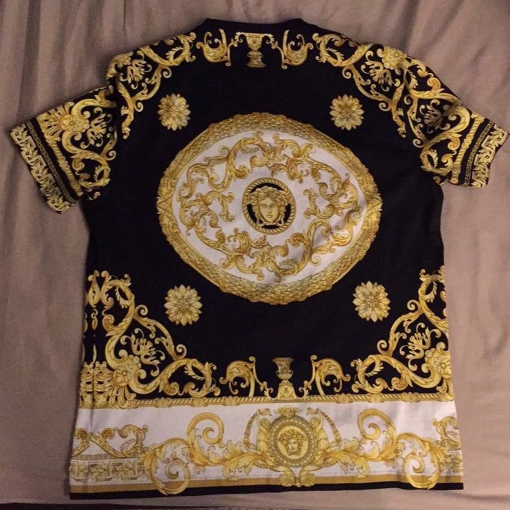 Versace t-shirt - Picture 1 of 2