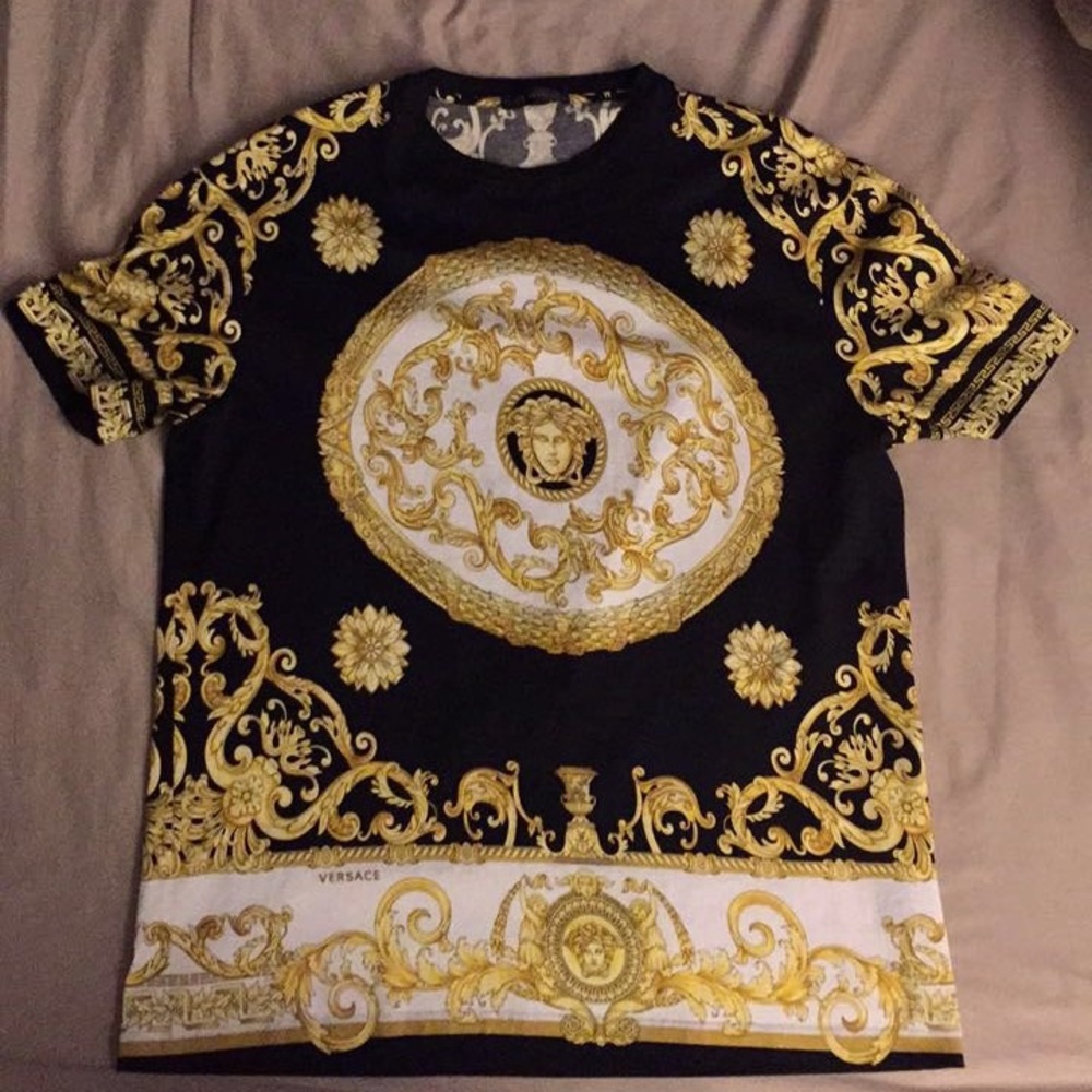Versace t-shirt - Picture 2 of 2