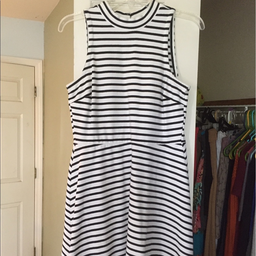 High neck sleeveless striped dress