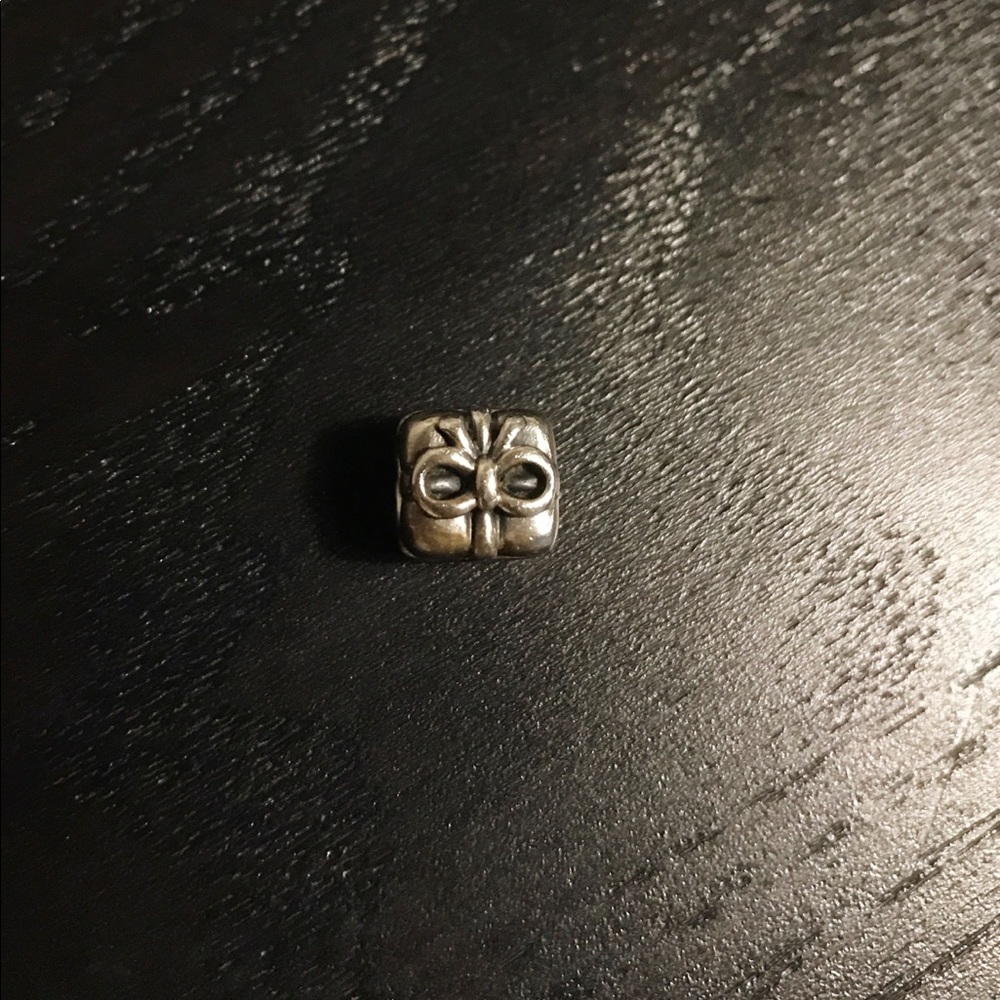 Present Shaped PANDORA Charm!!