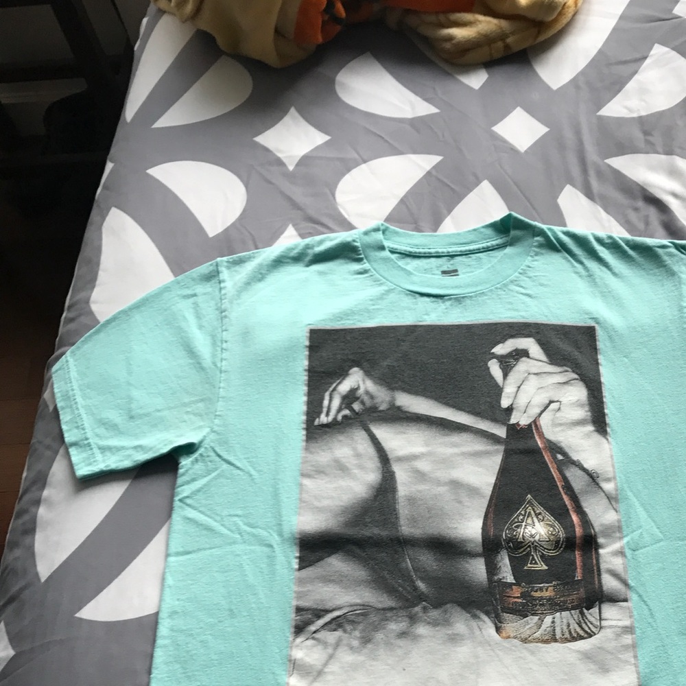 Entity Ace of Spades tshirt like new