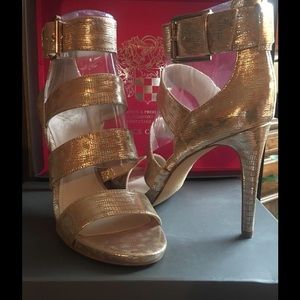 NWOT-Ladies Vince Camuto high heels