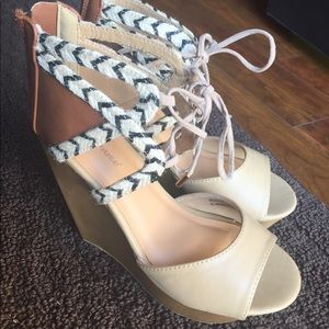 Like New Tan Wedges