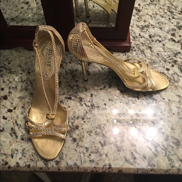 GUESS Gold snakeskin textured high heals - Picture 3 of 3