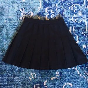 American Apparel Black Pleated Skirt