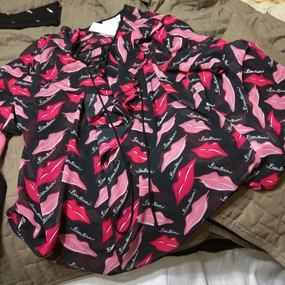 Shirt ruffles in front