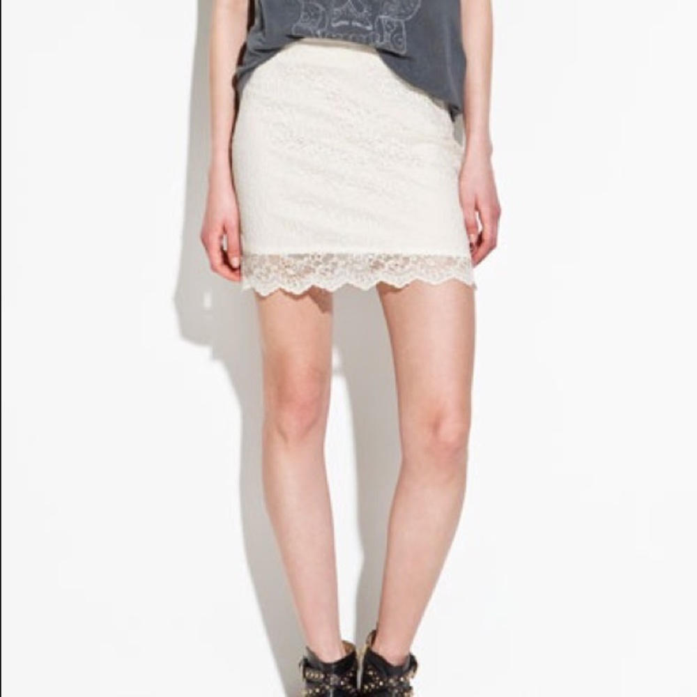 Zara Trafaluc mini cream lace skirt