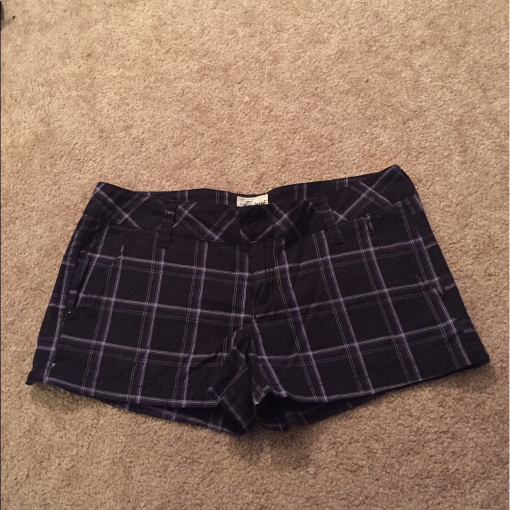 ⚡️$5 sale⚡️or 5/$8! Zumiez empyre shorts