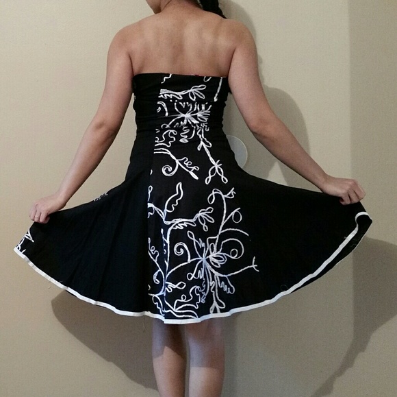 Dress - Picture 2 of 2