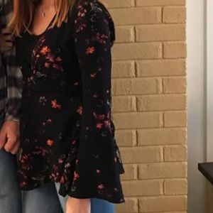 ✌🏼✌🏼✌🏼Free People wrap top SUPERSALE!!!!!!