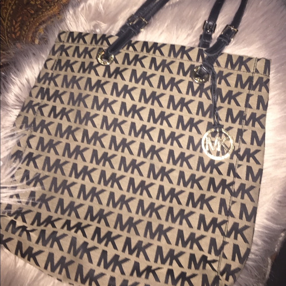 Michael kors purse