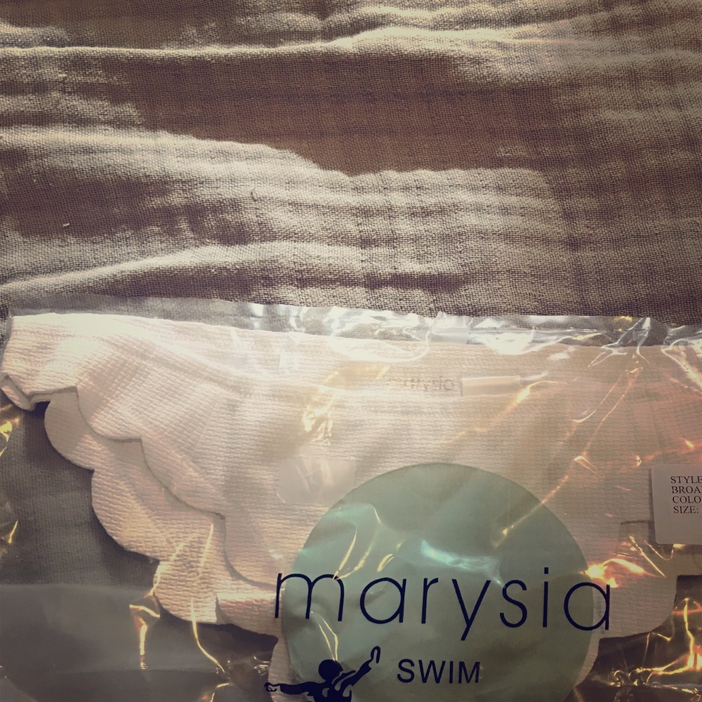 NWT Marysia Coconut Scallop Bottoms- Size Medium