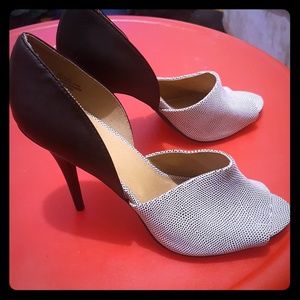 Sexy Contempory Geometric Black and White Heels