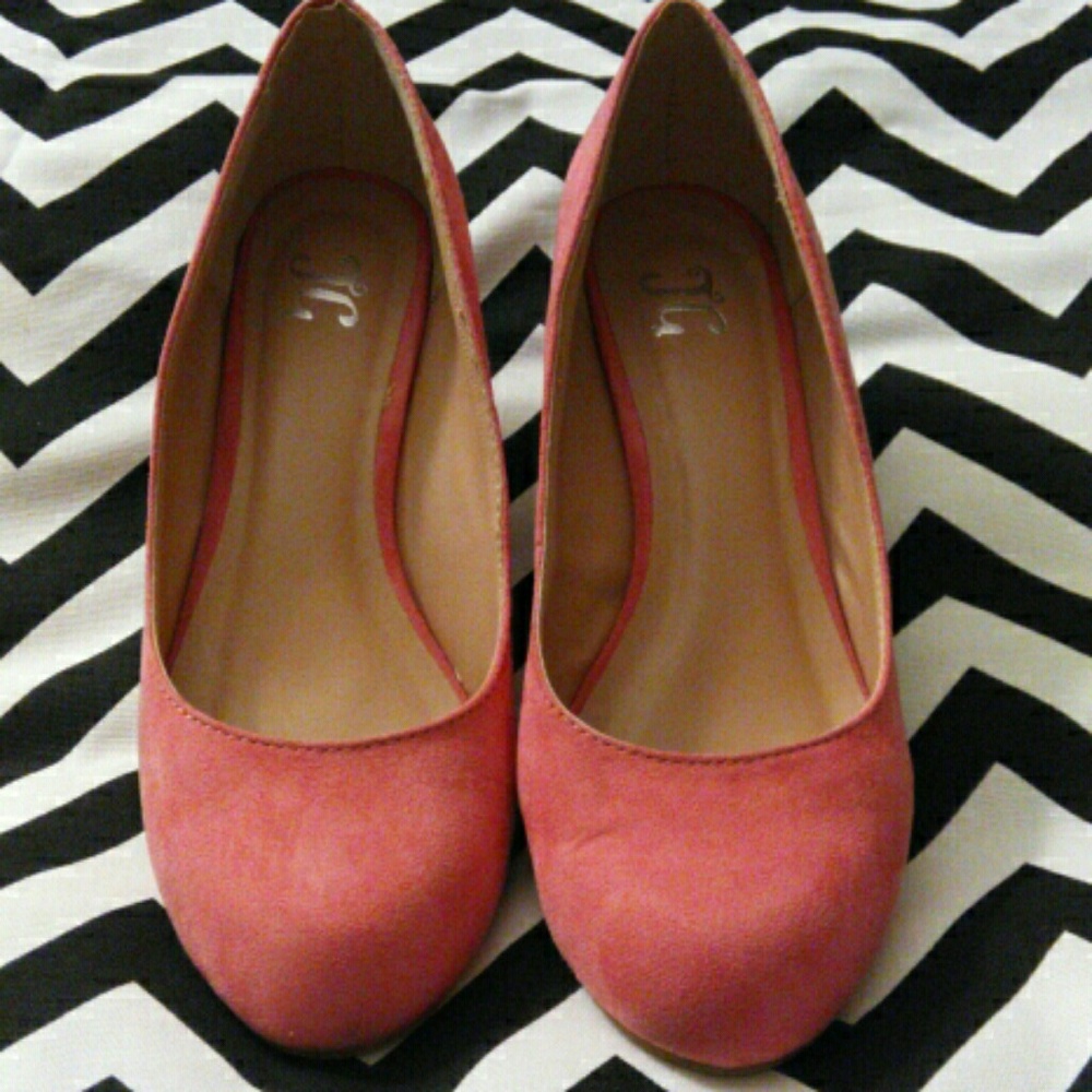 Used pink shoes