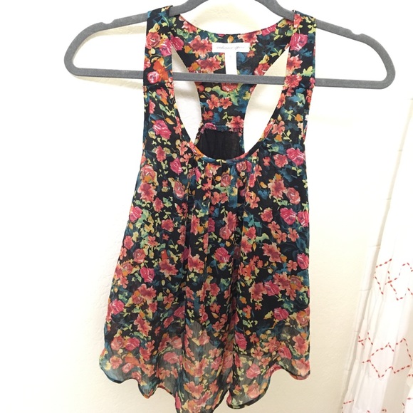 Floral top - Picture 1 of 3