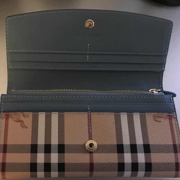 Horseferry Check and Leather Continental Wallet. - Picture 2 of 3