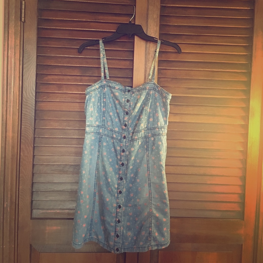 Adorable jean/floral dress!