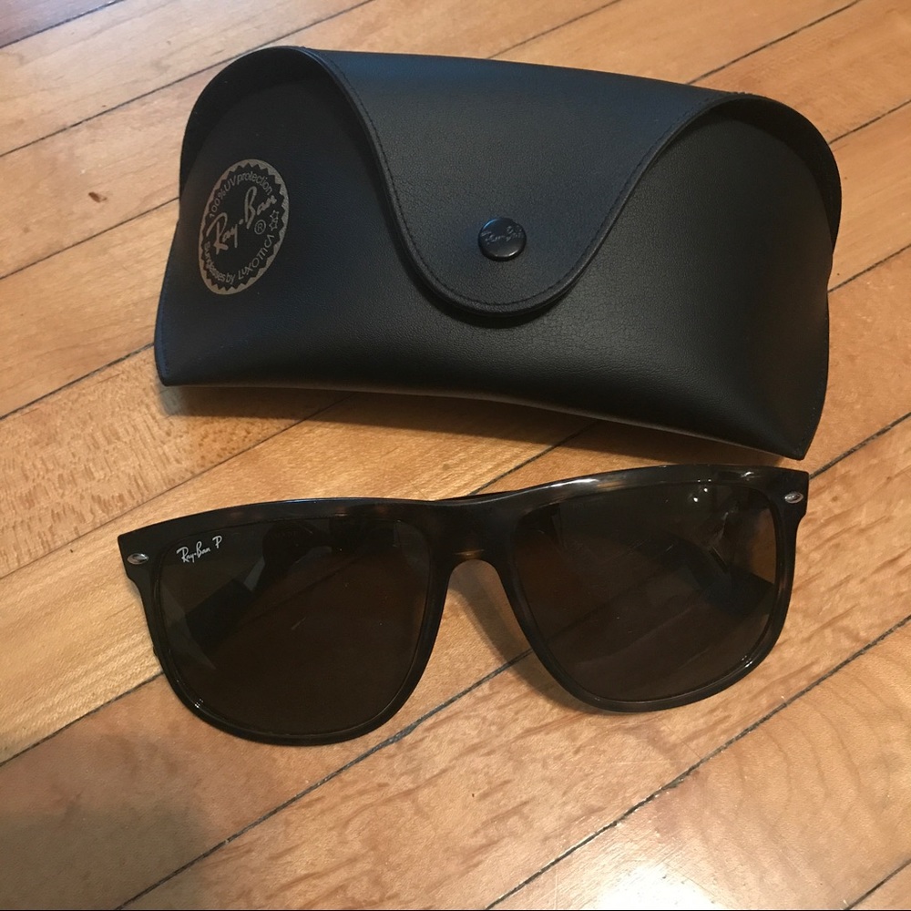 RayBan- Tortoise print sunglasses 😎