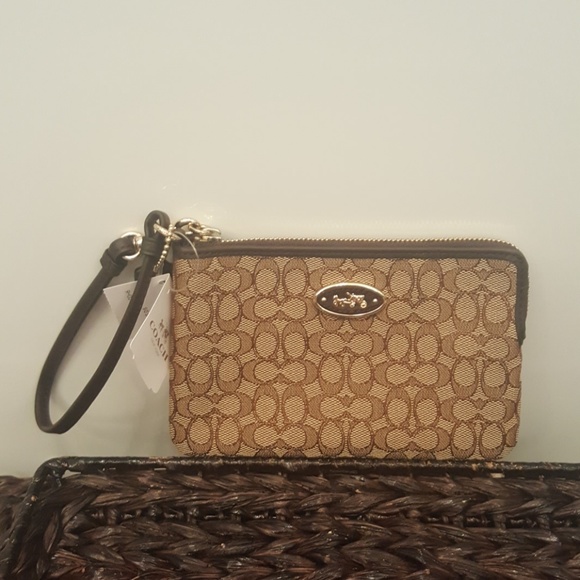 Coach wristlet, NWT - Picture 3 of 3