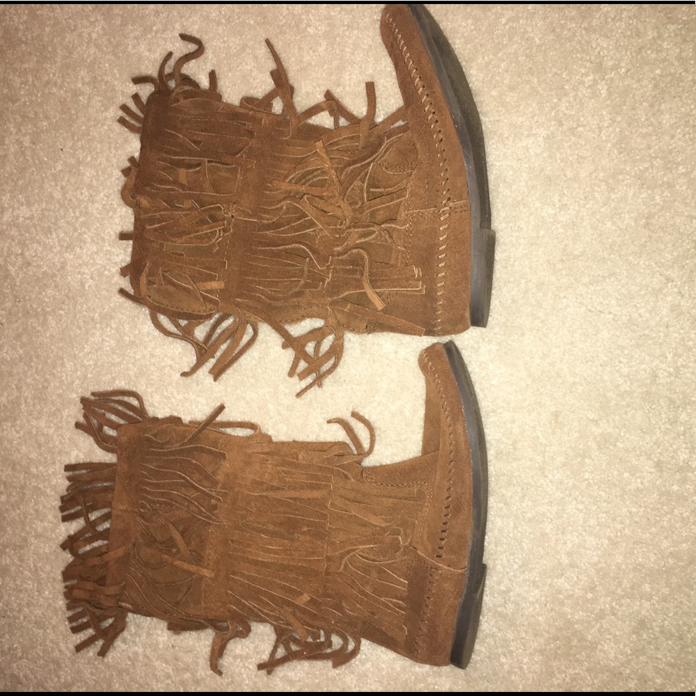 Fringe boots