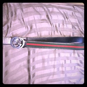 32 size Gucci men's belt, chrome double G buckle.